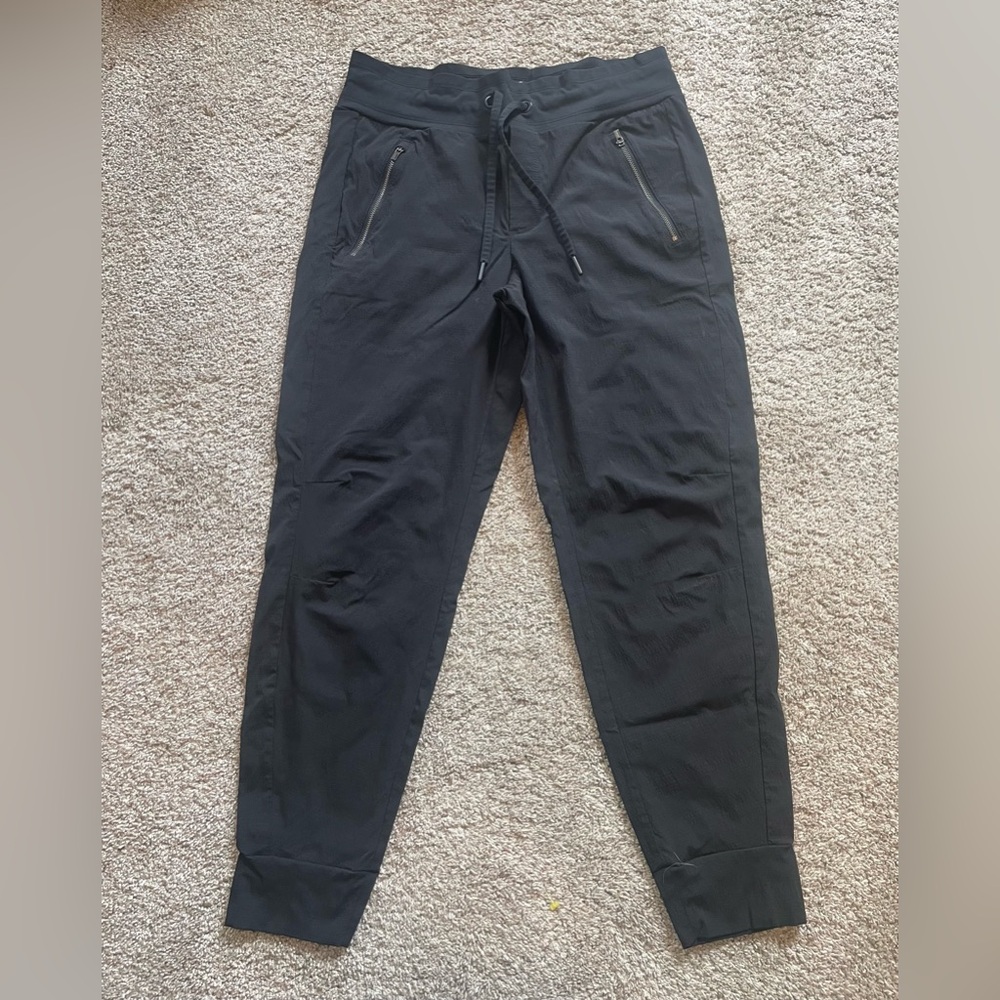 Athleta - Trekkie North Jogger. Size 8